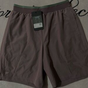 NWT Fabletics The Fundamental Short II Lined 7” Plum Cactus